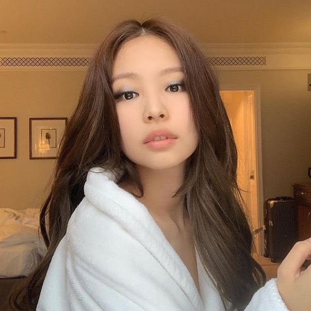 JENNIE