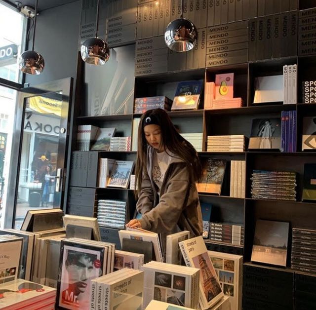 JENNIE