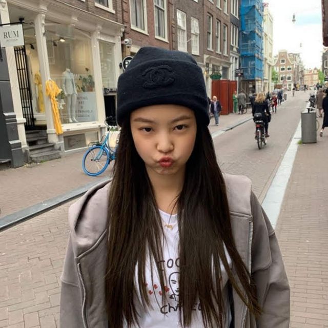 JENNIE