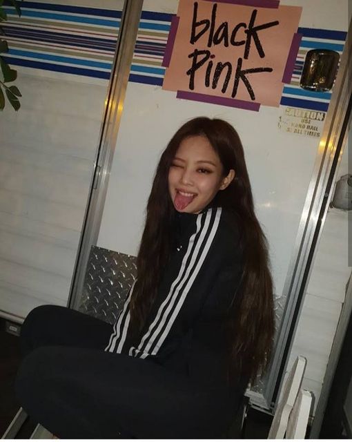JENNIE