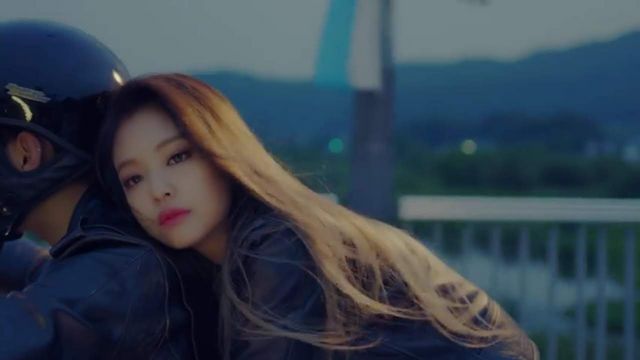JENNIE