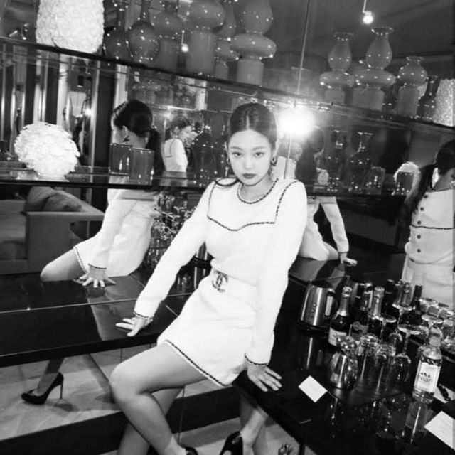 JENNIE