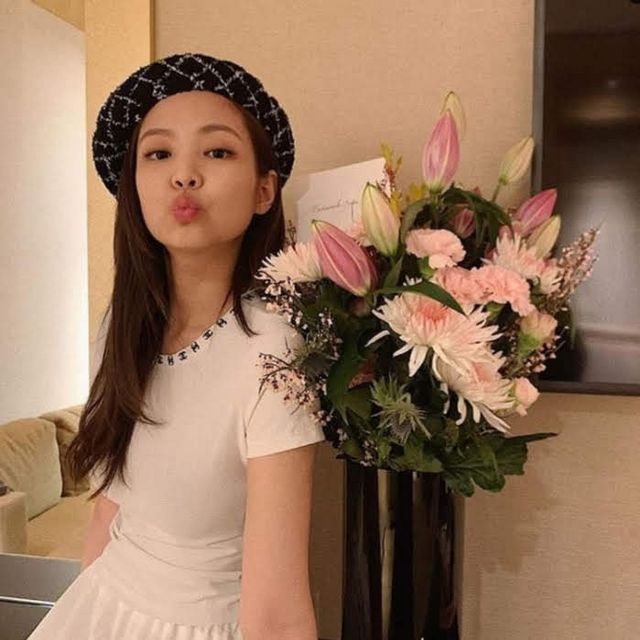 JENNIE