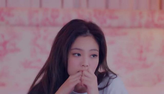 JENNIE