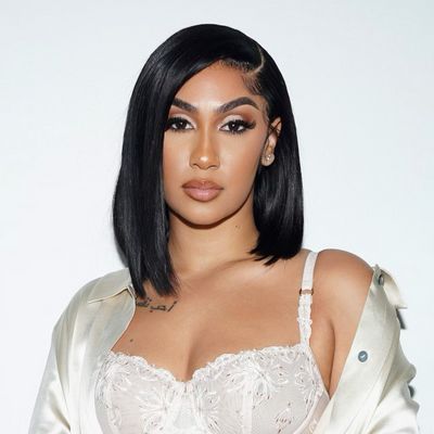 🐞 Paroles Queen Naija : paroles de chansons, traductions et nouvelles