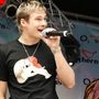 Love lee ryan voice!