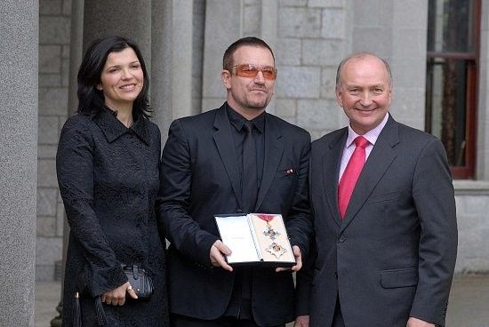 U2