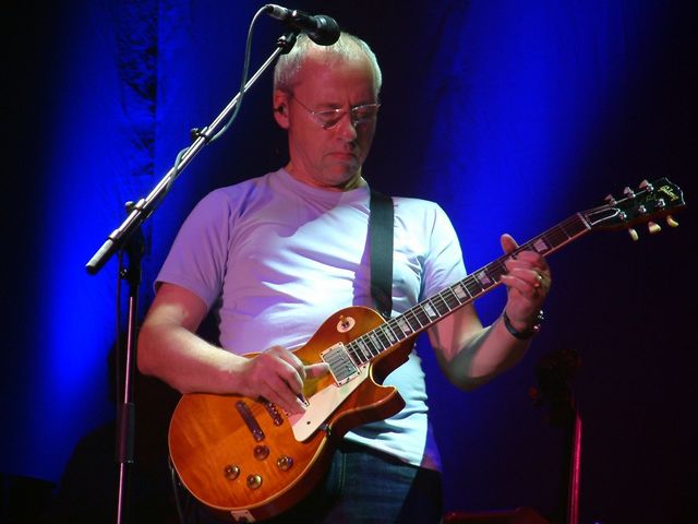 Dire Straits