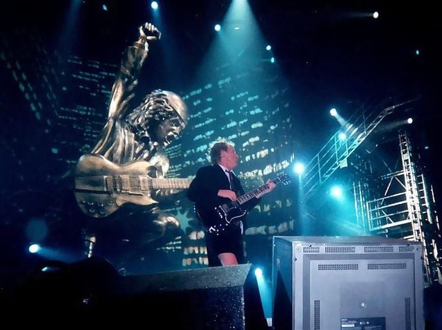 AC/DC