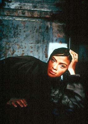 Amel Larrieux