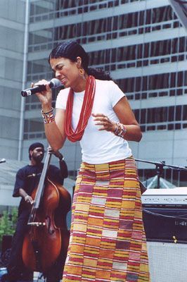 Amel Larrieux