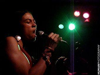 Amel Larrieux