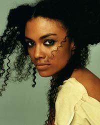 Amel Larrieux