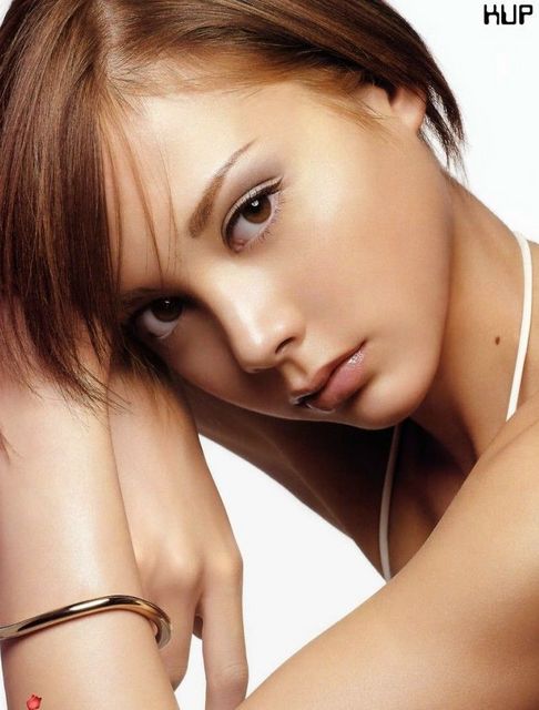 Anna Tsuchiya